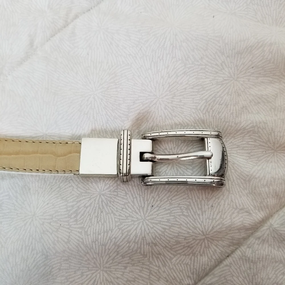 Reversible croc embossed tan and white leather belt etched silver buckle boho S